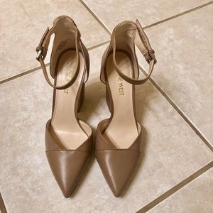 Nine West Hillianao Leather Pump Nude US 5.5 Heel
